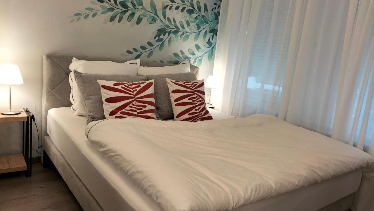 King Bed 4 People Near Basel, Switzerland, Weil Am Rhein, Loerrach, Germ'Any, Near Airport Apartment Saint-Louis  Exterior foto